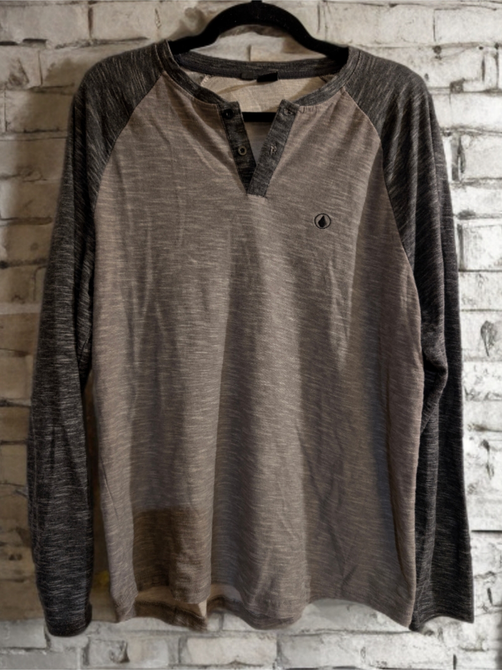 Volcom | Raglan Henley Long Sleeve